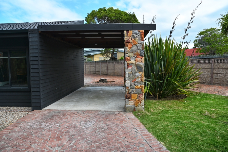 3 Bedroom Property for Sale in The Island Western Cape
